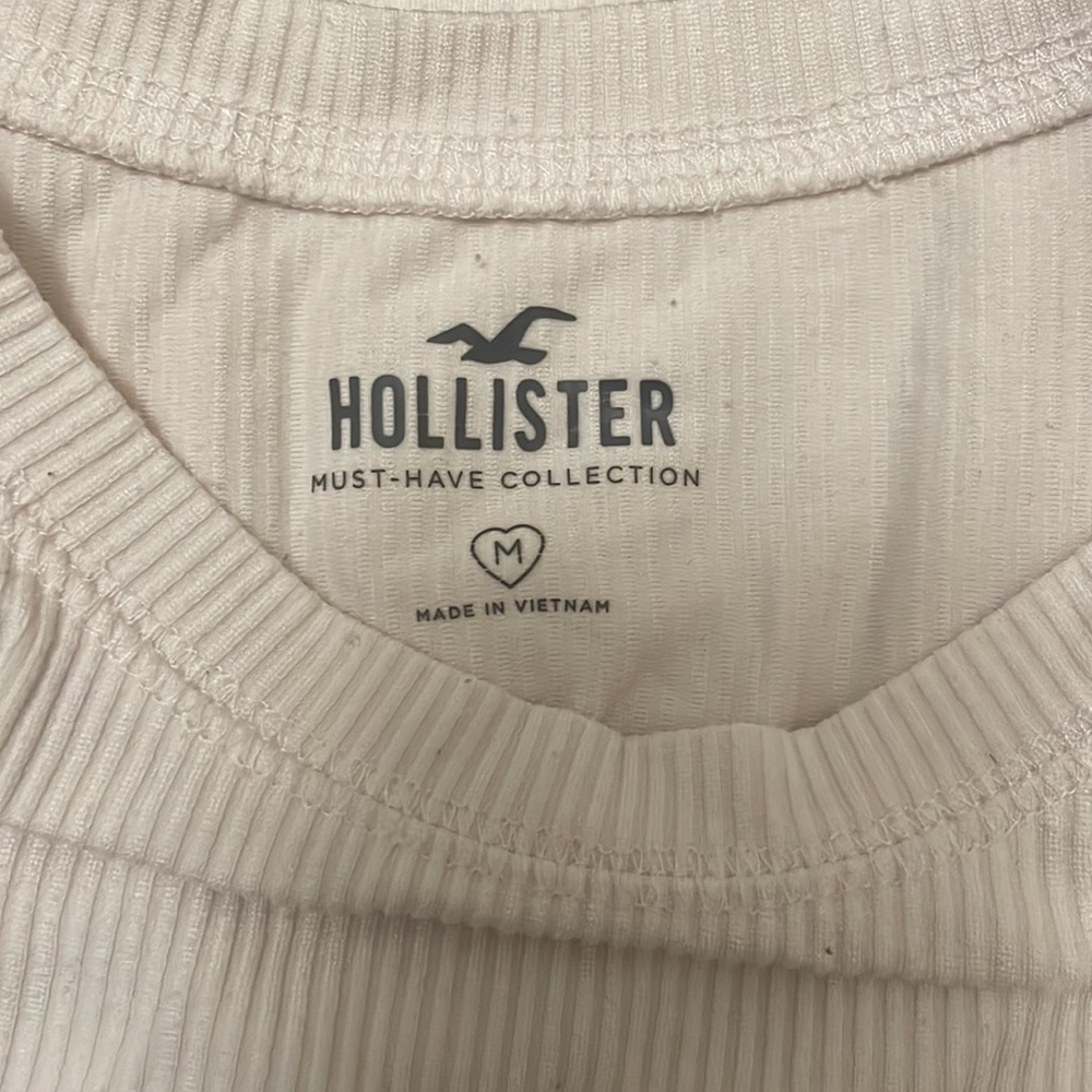 white holister tank! - Picture 3 of 3